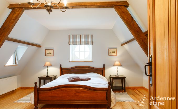 Elegant castle outbuilding in Libin for 14 persons in the Ardennes