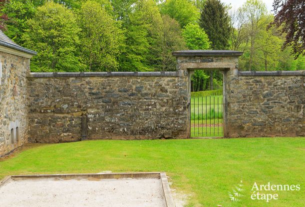Elegant castle outbuilding in Libin for 14 persons in the Ardennes