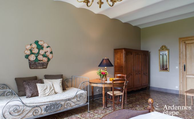 Elegant castle outbuilding in Libin for 14 persons in the Ardennes