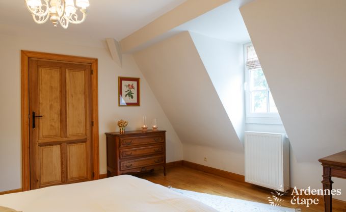 Elegant castle outbuilding in Libin for 14 persons in the Ardennes