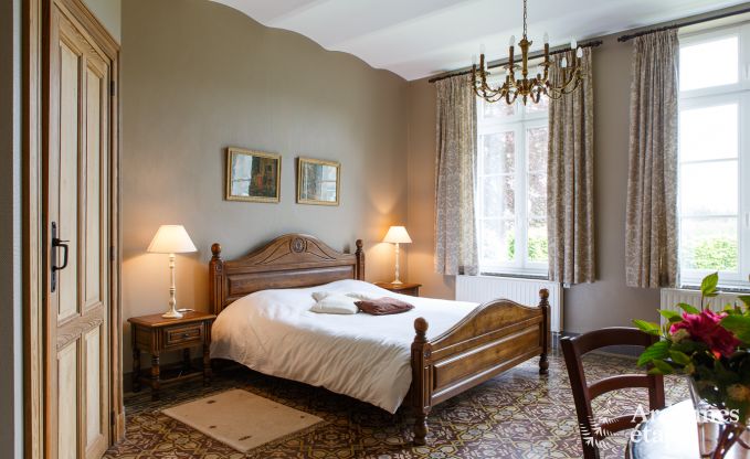 Elegant castle outbuilding in Libin for 14 persons in the Ardennes