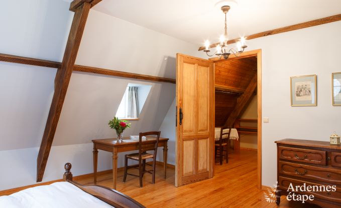 Elegant castle outbuilding in Libin for 14 persons in the Ardennes