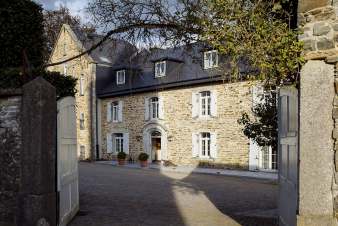 Castle in Libramont-Chevigny for 48 people in the Ardennes