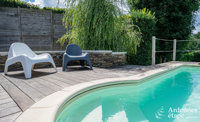 Romantic stay in Lierneux in the Ardennes: Charming holiday home with jacuzzi and swimming pool for couples.