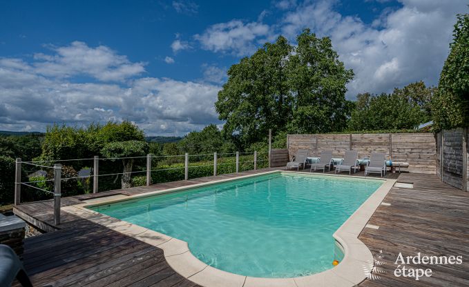 Romantic stay in Lierneux in the Ardennes: Charming holiday home with jacuzzi and swimming pool for couples.