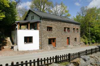 Authentic house of the Ardennes for 30 people for rent in Lierneux