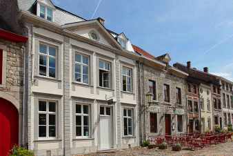 Master House to rent in the centre of the historic village of Limbourg