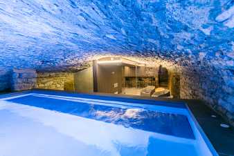 Extraordinary holiday home for 8-10 people in Limbourg in the Ardennes