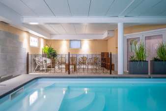 Luxury villa with indoor swimming pool for 9 persons holidays in Malmedy