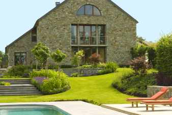 Comfort farmhouse holiday cottage with swimming pool in Malmedy