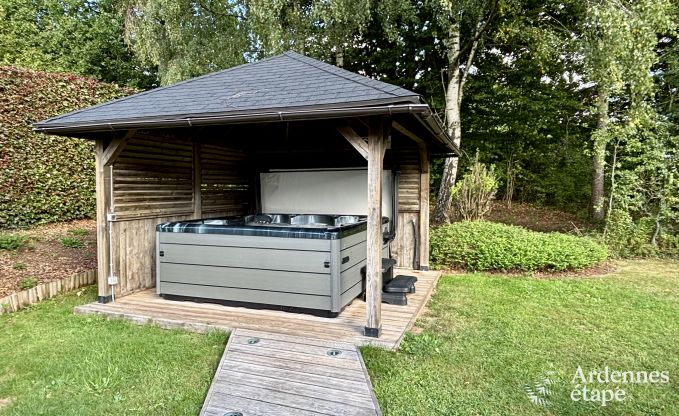Holiday cottage with sauna, jacuzzi, games and beautiful views over the hills of Malmedy for 6/8 persons in the Ardennes