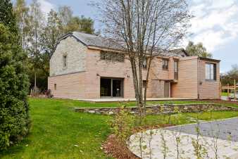 Large 4-star holiday group accommodation in Manhay