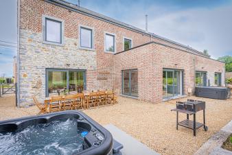 Charismatic holiday home for 18 guests at an old farm in the Ardennes
