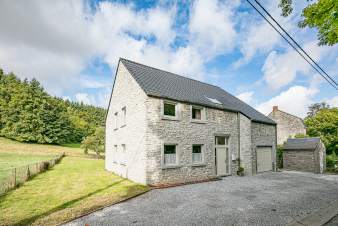 Nice villa for nine people close to the Abbey of Maredsous.