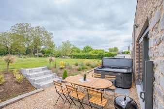 Charismatic holiday home with a hot tub for 6 guests for rent in the Ardennes