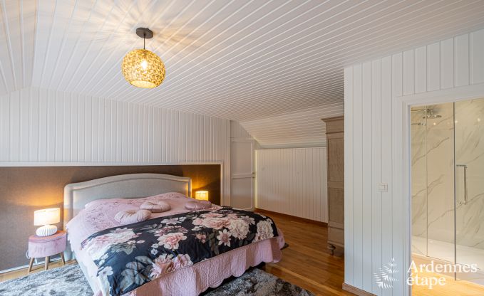 Authentic holiday home for 15 with horse stalls in Mettet, Ardennes