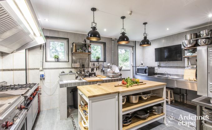 Getaway in the heart of nature in the Ardennes : spacious villa in Houffalize (Nadrin) for 18 people with numerous amenities and services, pets welcome
