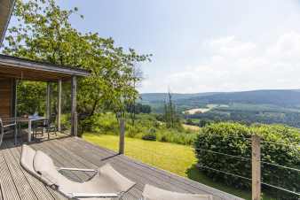 Holiday cottage w/ view to rent in the Ardennes for 8 p. (Nassogne)