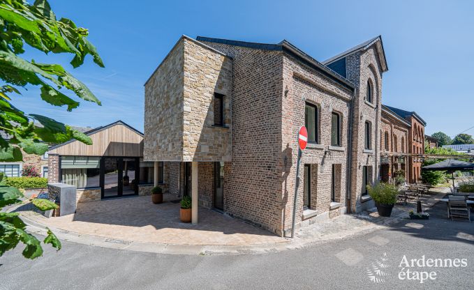 Luxurious villa in Nassogne with jacuzzi, 6 bedrooms and 6 bathrooms