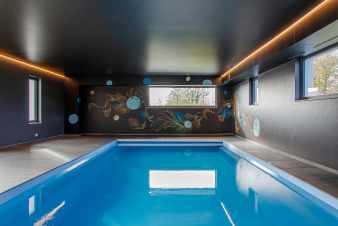 Luxury villa in Neufchteau with swimming pool, 4 bedrooms, 8 pers., ideal for families