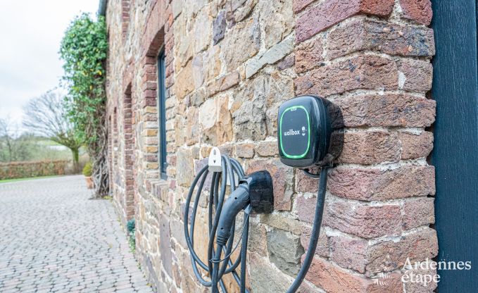 Holiday villa in Ohey: luxury accommodation for 10 people with sauna, jacuzzi and private garden