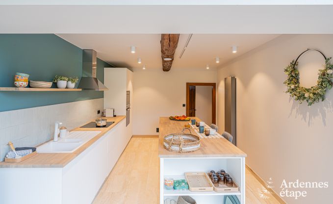 Holiday villa in Ohey: luxury accommodation for 10 people with sauna, jacuzzi and private garden