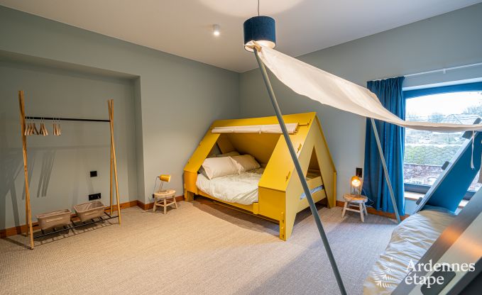 Holiday villa in Ohey: luxury accommodation for 10 people with sauna, jacuzzi and private garden