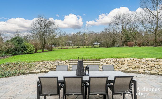 Holiday villa in Ohey: luxury accommodation for 10 people with sauna, jacuzzi and private garden