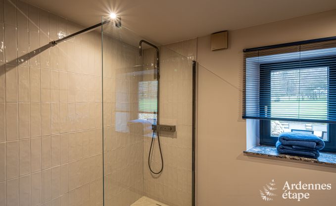 Holiday villa in Ohey: luxury accommodation for 10 people with sauna, jacuzzi and private garden