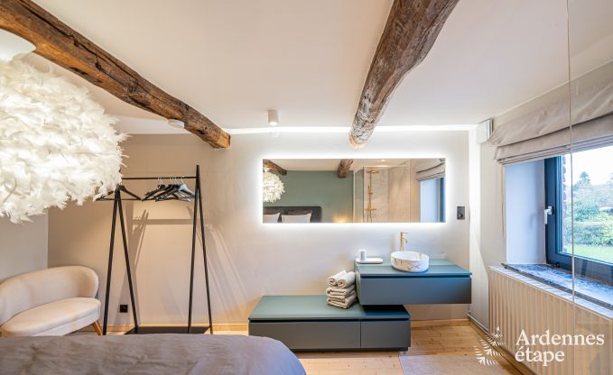 Holiday villa in Ohey: luxury accommodation for 10 people with sauna, jacuzzi and private garden