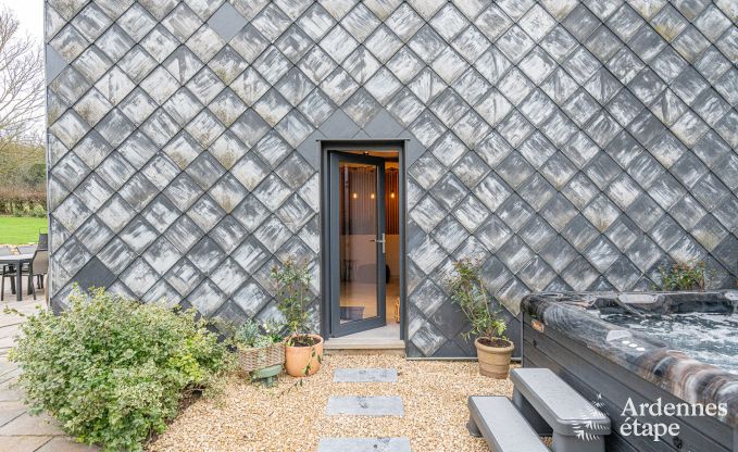 Holiday villa in Ohey: luxury accommodation for 10 people with sauna, jacuzzi and private garden