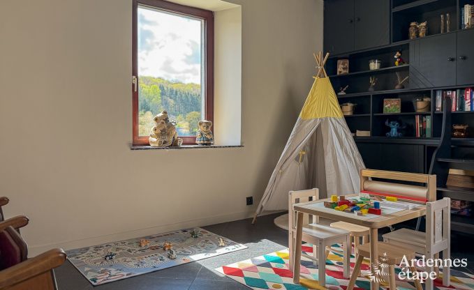 Wonderful holiday home in Onhaye with swimming pool, jacuzzi, sauna and games rooms for 14 people near Dinant