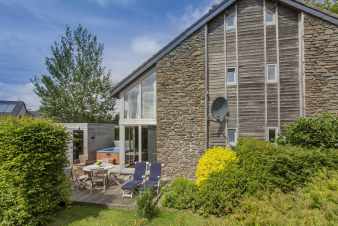 Comfort holiday house with wellness area and garden to rent in Ovifat