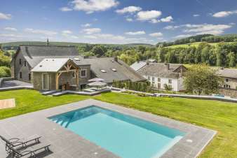 Beautiful holiday home for 12 people in a quiet area near Paliseul