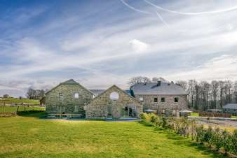 Luxurious holiday home for 28 persons, fully equipped, in the Ardennes (Paliseul)