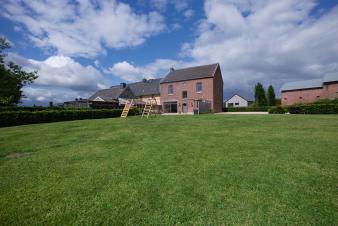 Spacious holiday home for 9 people in Gemmenich, 5 bedrooms, sauna, large garden, near three-border point