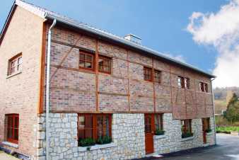 Old hayloft converted into a farm gite for 5 people in Plombières