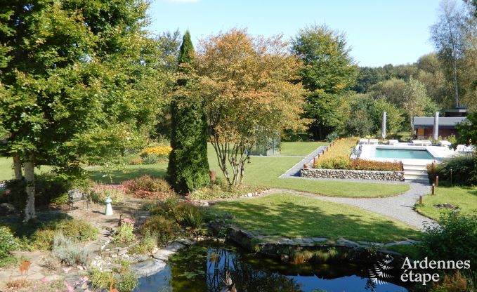 Cozy chalet in Porcheresse with heated pool and space for 4 people in the Ardennes