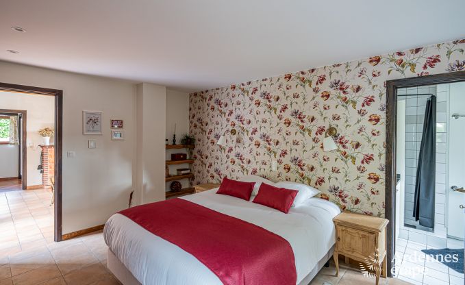 Holiday cottage in Profondeville with sauna and jacuzzi for 4/6 persons in the Ardennes