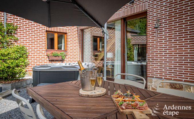 Holiday cottage in Profondeville with sauna and jacuzzi for 4/6 persons in the Ardennes