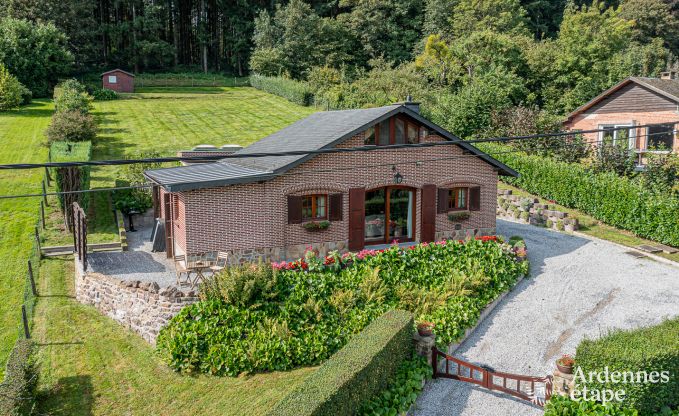 Holiday cottage in Profondeville with sauna and jacuzzi for 4/6 persons in the Ardennes