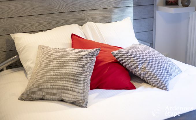 Very pleasant holiday cottage with sauna and jacuzzi in Profondeville for 5 persons in the Ardennes