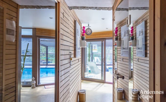 High-end villa in Redu, Ardennes, 9 people, outdoor pool, sauna, steam room, indoor and outdoor jacuzzi, private garden, complete equipment