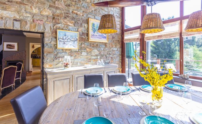 High-end villa in Redu, Ardennes, 9 people, outdoor pool, sauna, steam room, indoor and outdoor jacuzzi, private garden, complete equipment