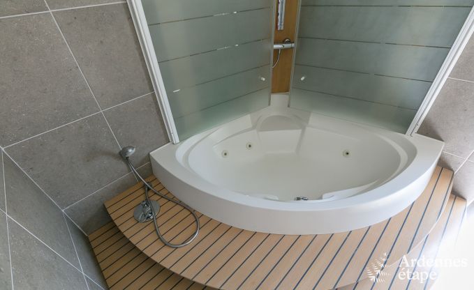 High-end villa in Redu, Ardennes, 9 people, outdoor pool, sauna, steam room, indoor and outdoor jacuzzi, private garden, complete equipment