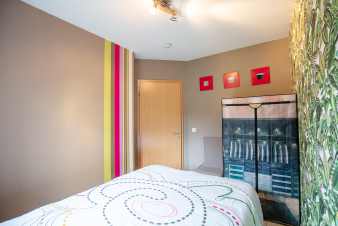 Newly built lakefront holiday apartment with large shared garden in Robertville