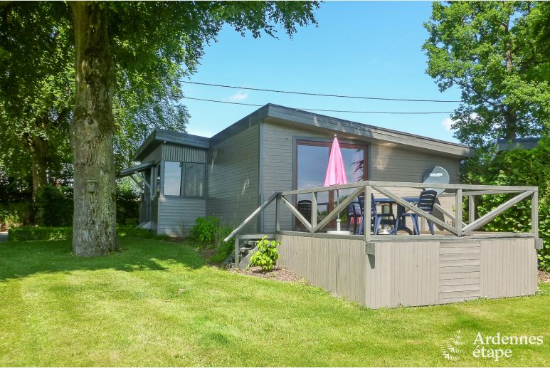 Nice chalet to rent for two to four people not far from the lake of