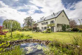 Unique holiday home for 12/14 guests in Rochefort in the Ardennes
