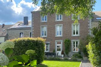 Very well-kept and charming holiday home for 8 people near Rochefort