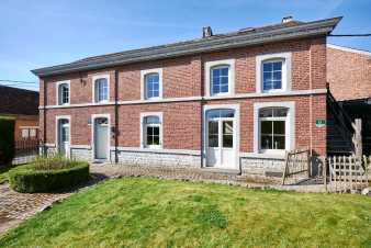 Comfortable holiday home for 12 to 14 persons with wellness in Rochefort